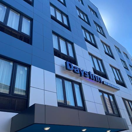 Days Inn By Wyndham Bronx Nyc Нью-Йорк Экстерьер фото