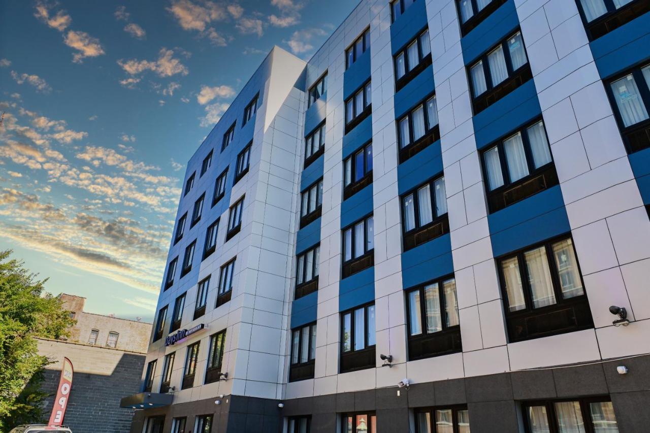 Days Inn By Wyndham Bronx Nyc Нью-Йорк Экстерьер фото